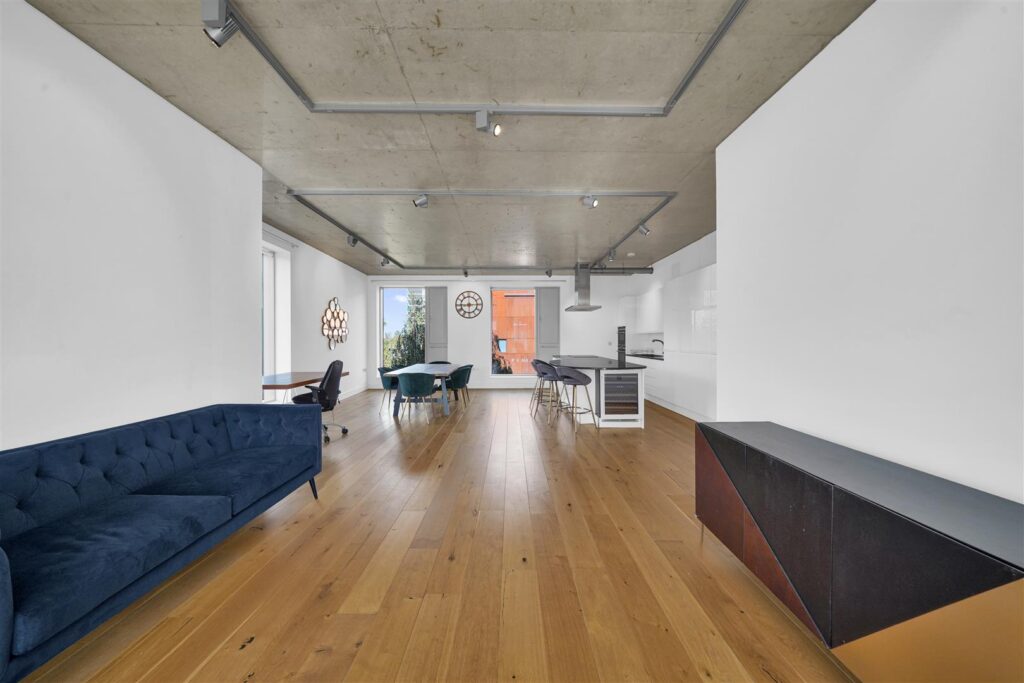 Whitmore Road, Hoxton