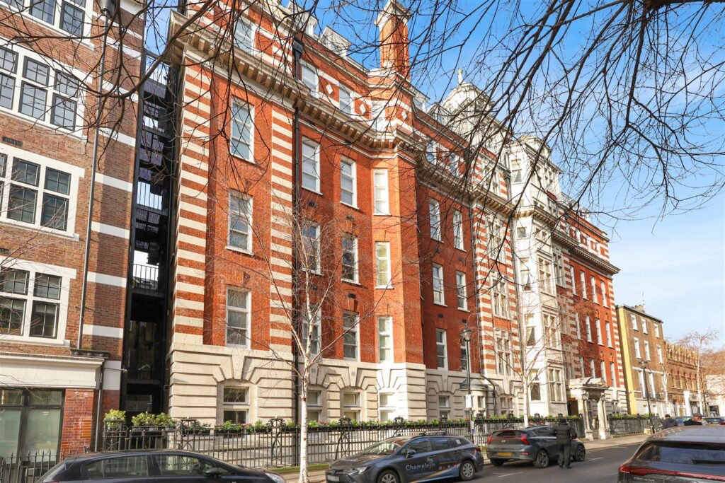 Central Park Lodge, Fitzrovia