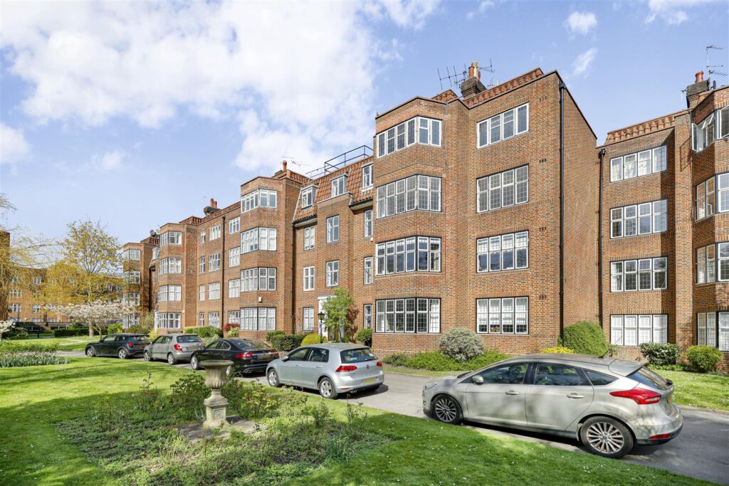 Highlands Heath, Putney